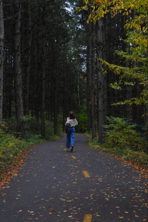 A girl running to a forest Running Through The Woods Aesthetic, People Running Aesthetic, Person In Forest, Running In Forest, Running In The Woods, Girl In Forest, Magazine Moodboard, Earth Girl, Buff Women