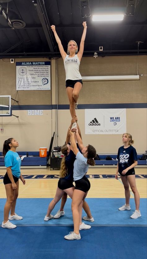 Cheer Life, School Cheer Aesthetic, School Cheerleading Aesthetic, Competitive Cheer Aesthetic, Cheerleading Aesthetic, Cheerleading Worlds Aesthetic, Crowd Cheers Cheerleading, Cheer Pyramids, College Cheerleader