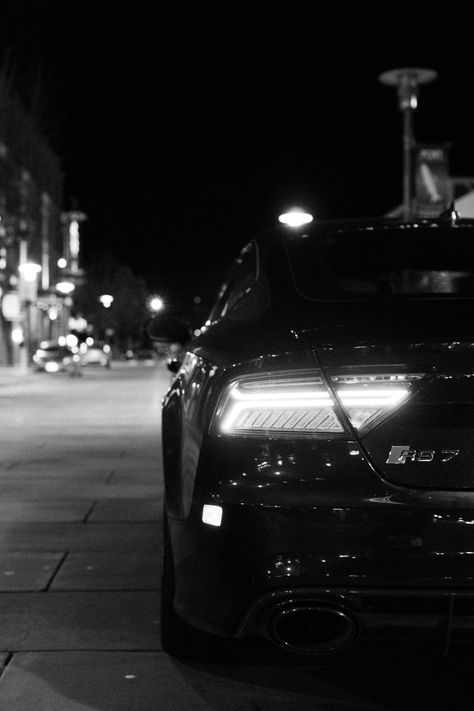 Black Car Wallpaper, Audi Sports Car, Panther Black, Black Audi, Grey Car, Forza Horizon, Car Wallpaper, Audi A7, Audi Sport