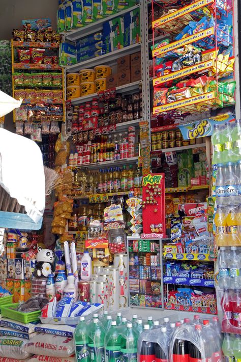 Making the most of the space | Little "hole-in-wall" stores stocked just about everything in a very small space.// Cuenca, Ecuador Mini Store Design Small Spaces, Small Store Design, Old General Stores, Ecuadorian Food, Grocery Store Design, Cuenca Ecuador, Mini Store, Store Design Boutique, Free Photo Filters