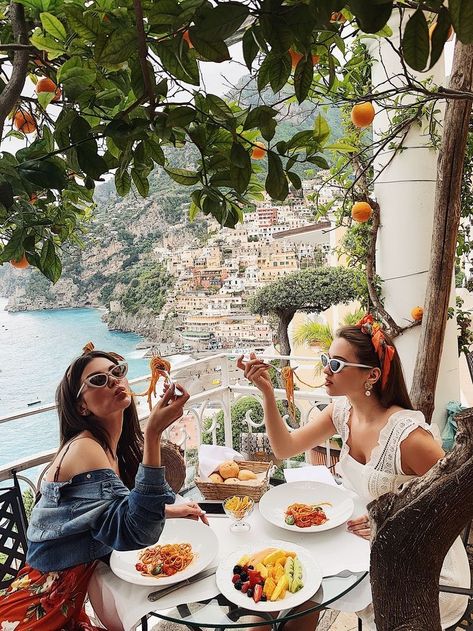 Italy Vibes, Photos Bff, Italy Outfits, Italy Aesthetic, Instagrammable Places, Inspo Board, Italian Summer, European Summer, Sorrento