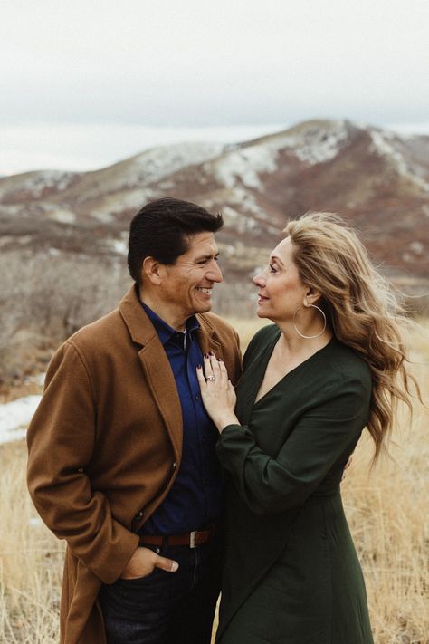 Older Couple Photography, Parents Photography, Big Family Photos, Engagement Pictures Poses, Utah Family Photographer, Photography Poses Family, Outdoor Shoot, Old Couples, Couple Picture Poses