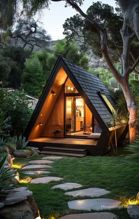 39 Small TRIANGULAR Houses That Just Works (Pictures) #in #Tiny #InteriorInspo #Comfort #and #HouseGoals #Compact #DecorInspiration #Home #Living #Ideas #HomeStyle #Space #Maximizing Camping Houses Ideas, A Frame Mini House, Tiny House Triangle, A Shape Cabin, House With Round Windows, Tiny House A Frame, Small Resort Design, Small A Frame House, Triangle Cabin