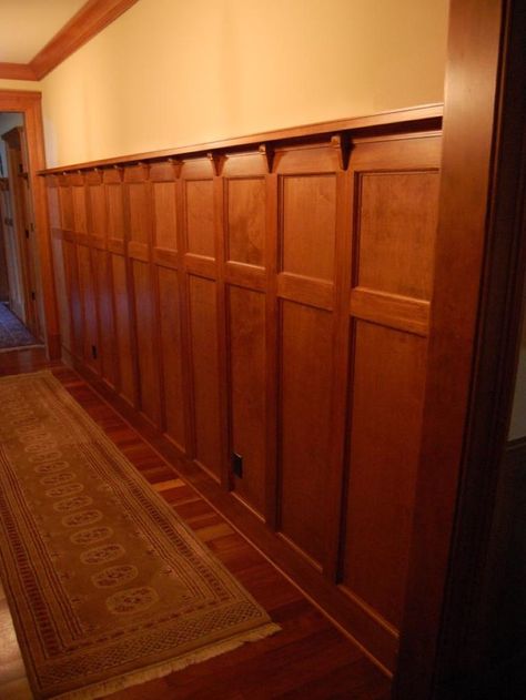 Stained wood board and batten Craftsman Wainscoting, Wooden Paneling, Craftsman Interiors, Wainscoting Stairs, Wainscoting Kitchen, Faux Wainscoting, Wainscoting Ideas, Wood Wainscoting, Painted Wainscoting