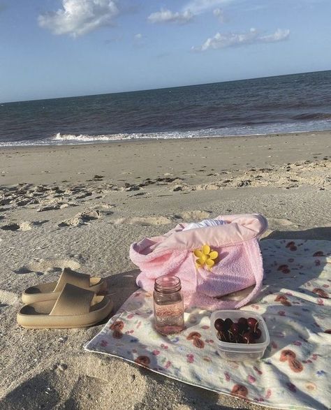 Malibu Barbie, Best Seasons, Summer Feeling, Summer Dream, Pink Summer, Summer Pictures, Beach Aesthetic, Beach Babe, Beach Vibe