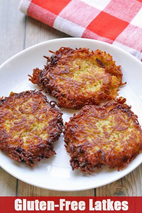 Gluten Free Potato Pancakes, Latkes Recipe Easy, Gluten Free Potato Latkes, Crustless Vegetable Quiche, Gluten Free Latkes, Latke Recipe, Jewish Desserts, Latkes Recipe, Potato Latke Recipe