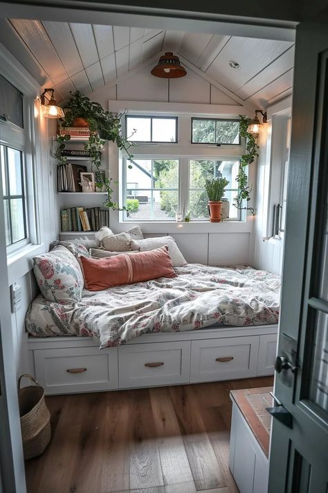 25 Ingenious Tiny House Bedroom Ideas for Compact Living - Roomy Retreat Tiny House Bedroom Ideas, Cottage Tiny House, House Bedroom Ideas, Bed Nook, Tiny House Bedroom, Cozy Loft, Tiny House Inspiration, House Bedroom, Compact Living