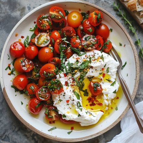 Cherry Tomato Burrata, Tomatoes With Burrata, Marinated Cherry Tomatoes, Black Cherry Tomato, Tomato Breakfast, Heirloom Tomato Salad, Marinated Tomatoes, Tomato Bruschetta, Confort Food