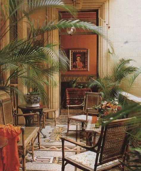 Tropical British Colonial, Colonial Style Interior, Garden Room Interiors, Tropical Colonial, British Colonial Decor, Colonial Interior, Colonial Design, British Colonial Style, French Colonial