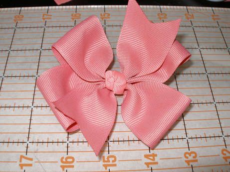 DIY pinwheel hairbow Diy Pinwheel, Hair Bow Instructions, Kids Hair Bows, Pinwheel Bow, Hair Bow Tutorial, Bow Tutorial, Crafting Supplies, Diy Hair Bows, Diy Bow