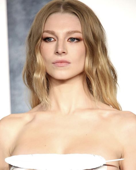 Hunter Schafer, Oscar Party, Female Actresses, Vanity Fair Oscar Party, Lady Biker, Beautiful Person, Beauty Inspiration, Vanity Fair, Celebrity Crush