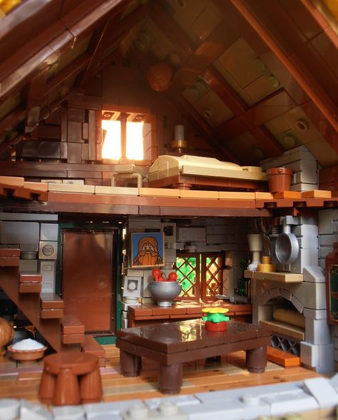 Farmhouse in the Forest (interior) | Simon Hundsbichler | Flickr Lego House Ideas, Lego Furniture, Lego Hogwarts, Lego Sculptures, Lego Display, Lego Christmas, Lego Boards, Lego Diy, Lego Modular