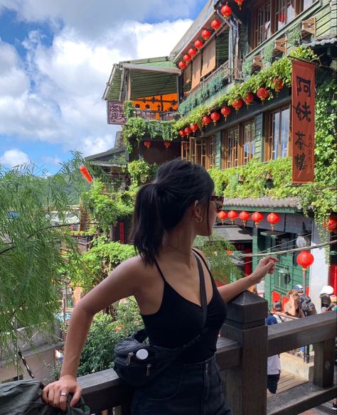 Jiufen, taiwan, travel, summer, short hair, style inspo, asia Mannheim, Vietnam Vacation, Tokyo Photos, Japan Summer, Travel Pose, Japan Picture, Tokyo Japan Travel, Japan Vacation, Japan Outfit