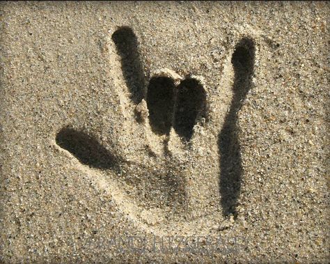 #ILY in the sand! Asl Interpreter Aesthetic, Asl Aesthetic, Sign Language Aesthetic, Deaf Aesthetic, Ily Sign Language, Asl Art, Deaf Art, Sign Language Art, Asl Interpreter