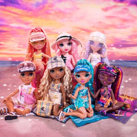 New Monster High Dolls, Rainbow Fashion, Doll Display, Rainbow High, Winter Break, Monster High Dolls, Coloring Book Art, High Art, Pacific Coast