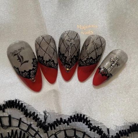 Red Nail Tips, Nails With Black, Misa Amane, Punk Nails, Asian Nails, Gothic Nails, Anime Nails, Grunge Nails, Red Nail Designs