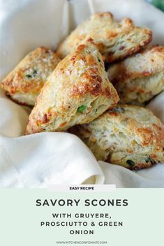 Green Onions Recipes, Scones Recipe Easy, Scones Easy, Savory Cheese, Savory Scones, Tarte Fine, Onion Recipes, Scone Recipe, Green Onion