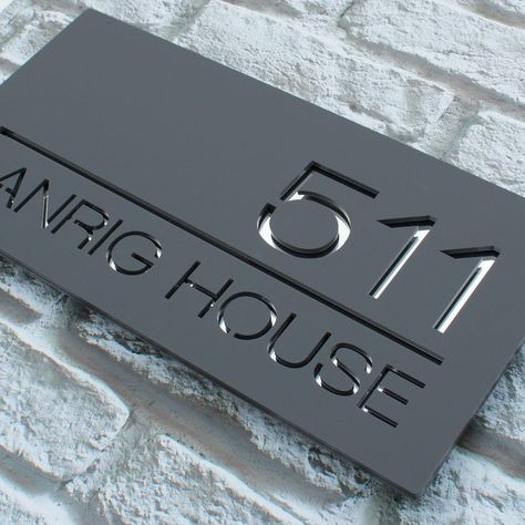 House Number Ideas Outdoor, Modern House Numbers Sign, House Number Plates, House Numbers Diy, House Name Signs, Number Ideas, Name Plates For Home, Name Plate Design, Modern House Number