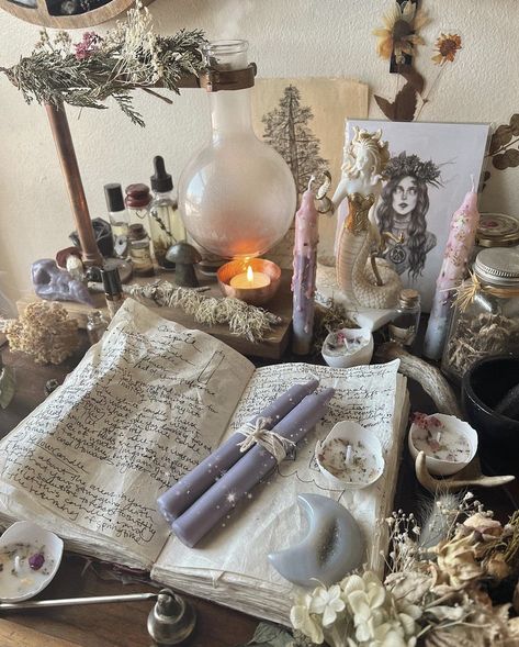 Litha Ritual, Witchcraft Altar, Witch Core, Witch Spirituality, Witches Altar, Wiccan Altar, Baby Witch, Magic Aesthetic, Sea Witch