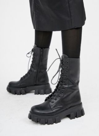 Walker Boots, Combat Boots, Fashion Outfits, Boots, Leather