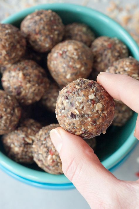 Super Power Superfood Bites Power Bites, Breakfast Bites, Protein Bites, Energy Balls, Energy Bites, Energy Bars, Protein Foods, Healthy Snacks Recipes, Superfoods