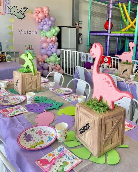 Pink dinosaur party