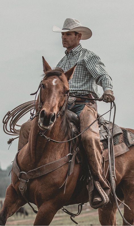 Western Horseman, Cowboy Photography, Rodeo Cowboys, Cowboy Pictures, Western Artwork, Cowboy Aesthetic, Western Photography, Cowboy Gear, Cowboy Horse