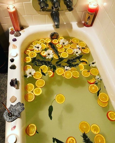 African Traditional Religion on Instagram: “🌿🕯 New Year’s Eve Spiritual Bath 🛀🏾🍊 📷 @my_essence_24” Chakras Quotes, Spiritual Cleansing Bath, Energy Motivation, African Traditional Religions, Quotes Gratitude, Bath Aesthetic, Spiritual Bath, Bath Recipes, Life Wisdom