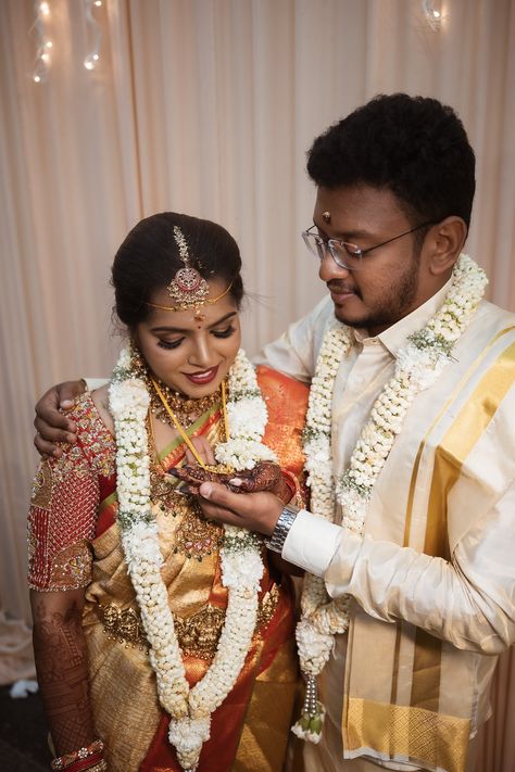 Vadivel Eswari wedding hall. Oneiro Photography. Candid wedding. Traditional Kongu wedding moments. Rich cultural captured by Anbujawahar. Karur weddings. Kongu vellalar traditions. Kongu Wedding, Mehendi Ceremony, Creative Wedding Photography, Haldi Ceremony, Wedding Hall, Wedding Moments, Wedding Story, Creative Wedding, Wedding Portraits