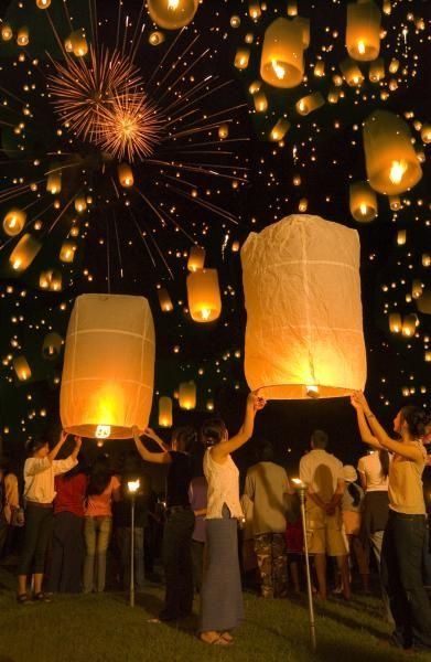 50 Most Pinned Awe-Inspiring Travel Spots Thailand Festivals, Floating Lanterns, Festivals Around The World, Lantern Festival, I Want To Travel, Palawan, Honeymoon Destinations, Chiang Mai, Thailand Travel