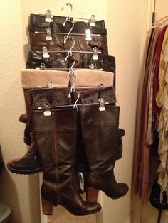 Great way to organize your long boots in a small place! did this and now I can see all my boots, no guessing to where they are. super awesome Organiser Son Dressing, Boot Holder, Organizing Storage, Shoes Closet, Toddler Organization, Boot Organization, Organization Closet, Tiny Closet, Boot Storage