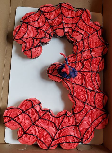 Spiderman Diy Birthday Party, Spidey Cupcake Cakes, Spider Man Cupcakes Ideas Easy, Spiderman Cupcake Cake Pull Apart, Spiderman Birthday Party Cupcakes, Spider Man Dessert Ideas, Spidey 3rd Birthday Cake, Spidey Birthday Cupcakes, Spidey And His Amazing Friends Food Ideas