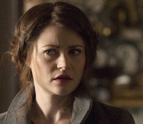 ‘Once Upon A Time’s Emilie De Ravin On Her Exit: “I Would Have Loved To Continue Belle’s Journey” Belle Once Upon A Time, Belle French, Australian Ballet, Emilie De Ravin, Once Up A Time, Time Icon, Black Fairy, Robert Carlyle, Beverly Hills 90210