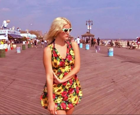 Vintage Americana Summer, Lizzy Grant Summer, Lizzy Grant Aesthetic, Grant Aesthetic, Vintage Americana Aesthetic, Lizzie Grant, Lana Del Rey Outfits, Americana Summer, Coney Island Baby