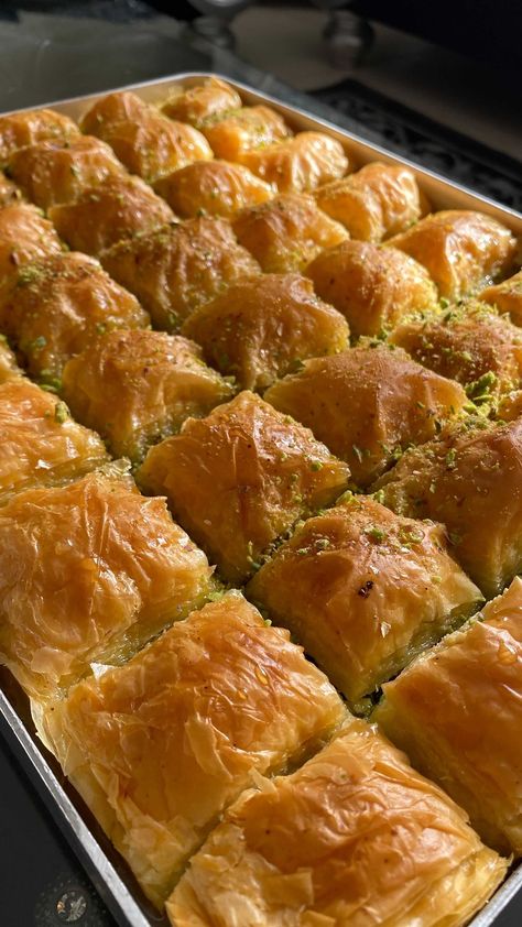 Food Babe, Easy Food Art, Man Food, Ramadan Recipes, Delicious Snacks Recipes, Food Snapchat, Baklava, Food Obsession, Pretty Food