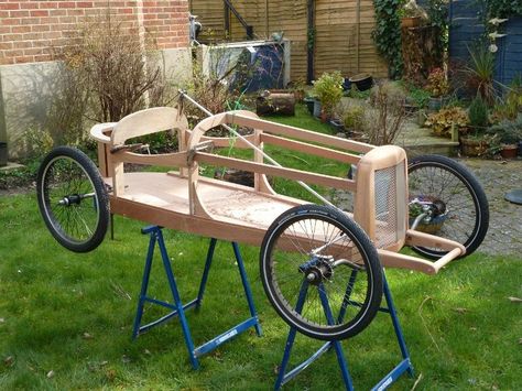 Indianapolis single seat racer soapbox Soap Box Racer, Soap Box Derby Cars, Soap Box Cars, Hantverk Diy, Diy Go Kart, Alexandra Palace, Derby Cars, Wooden Car, Soap Boxes