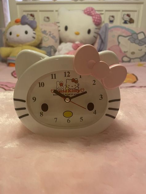 Hello Kitty Objects, Hello Kitty Clock, Hello Kitty Headphones, Hello Kitty Room Decor, Sanrio Stuff, Aesthetic Objects, Hello Kitty House, Hello Kitty Makeup, Hello Kitty Rooms