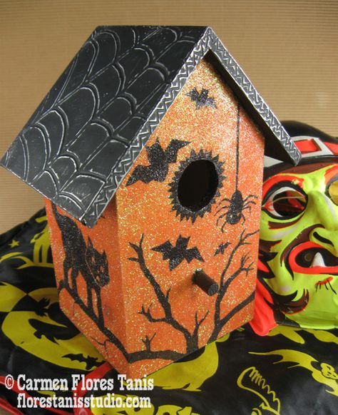 22-Haunted-Birdhouse-final-500 Haunted Birdhouse, Halloween Birdhouse, Spooky Crafts, Hand Painted Birdhouses, Haunted House Diy, Birdhouse Craft, Bird Houses Ideas Diy, Bird House Kits, Bird Houses Painted