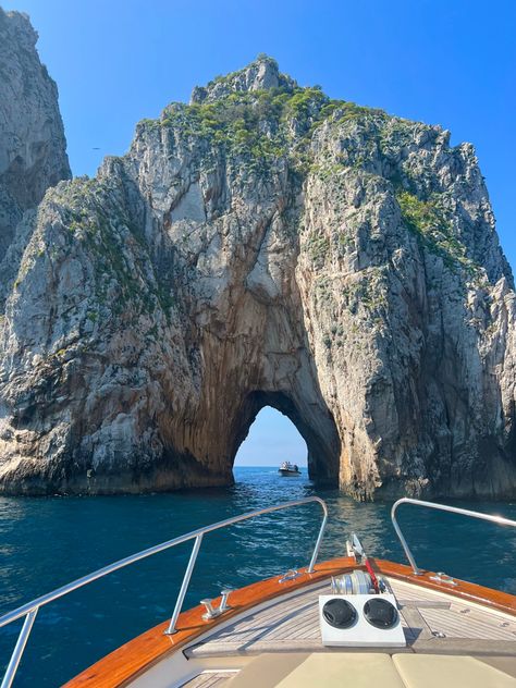 Cinque Terre, Europe Trip Vision Board, Naples Capri Italy, Travelling Europe Aesthetic, Chinqua Terra Italy, Capri Boat Tour, Blue Italy Aesthetic, Living In Italy Aesthetic, Italy Vision Board