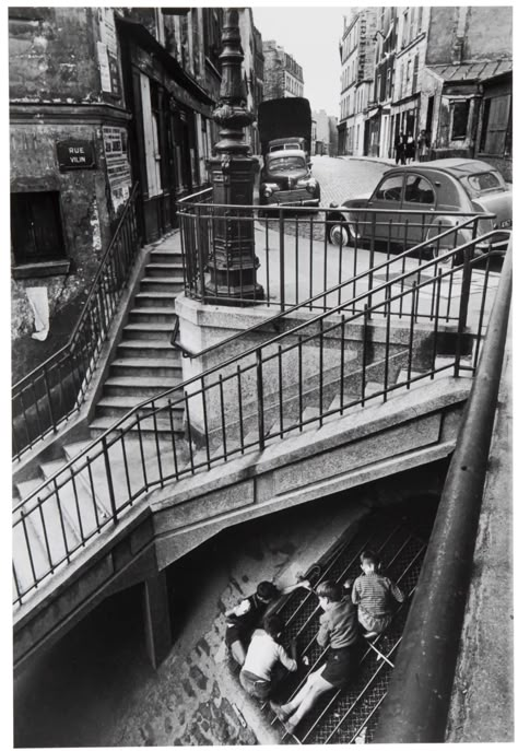 Robert Frank Photography, Belleville Paris, Willy Ronis, Robert Frank, Robert Doisneau, Alfred Stieglitz, Old Paris, The Americans, Black And White Photograph