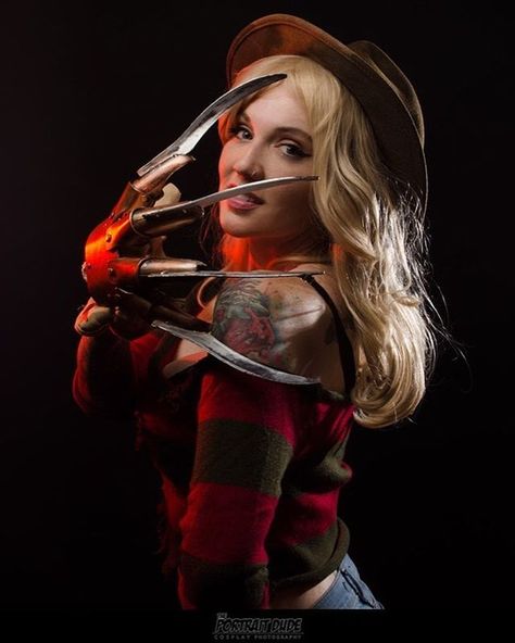 Female Freddy Krueger, Freddy Krueger Cosplay, Freddy Krueger Art, Hunter Costume, Witch Art, Freddy Krueger, Cute Cosplay, Oct 31, Girl Costumes