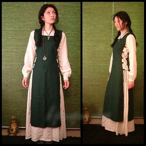 Layers without bulk...great for summer Costume Viking, Viking Garb, Medieval Garb, Viking Dress, Medieval Clothes, Fair Outfits, Viking Costume, Fest Outfits, Viking Clothing