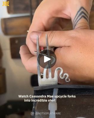 965K views · 32K reactions | Fork Jewellery | From the kitchen to the jewellery box 💍 | By JOE.co.ukFacebook Sellable Art, Silverware Bracelets, Fork Art, Cutlery Art, Fork Jewelry, Fork Bracelet, Spoon Crafts, Silverware Jewelry, Spoon Jewelry