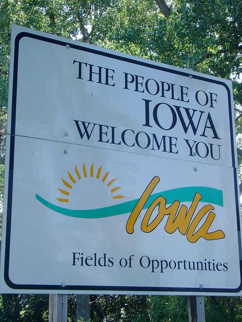 The People of Iowa Welcome You Sign (Monona County, Iowa) by courthouselover, via Flickr State Signs, Missouri River, Fort Myers Beach, Usa States, Chicago Restaurants, Iowa State, Historic Preservation, Travel Design, Lake Michigan