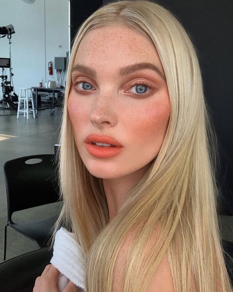 Coral Makeup, Monochromatic Makeup, Summer Makeup Trends, Chic Makeup, Valentines Day Makeup, Types Of Makeup, Beauty Make-up, Models Makeup, Day Makeup