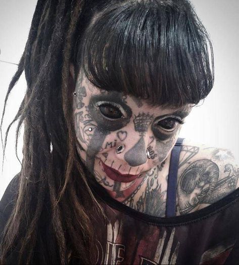 32 Women who might be out of their minds. - Wtf Gallery Body Modification Piercings, Face Tattoos For Women, Girl Face Tattoo, Facial Tattoos, Tattoo Girls, Fun Photos, Face Tattoos, Sunflower Tattoo, Face Tattoo