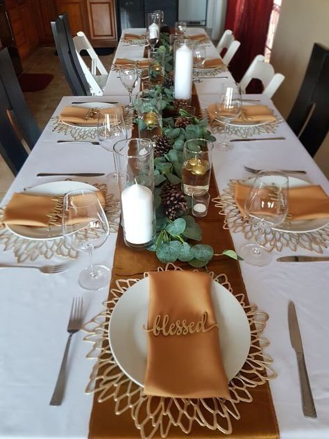 Gold Table Runner Dining Room, Thanksgiving Table Settings Square Plates, White Plates Thanksgiving Table, Thanksgiving Formal Table Settings, Thanksgiving Table Settings For 12, Thanksgiving Table Setting Ideas For Large Group, Thanksgiving Table Settings With Paper Plates, White Tablecloth Thanksgiving Table, Thanksgiving Gold Table Settings