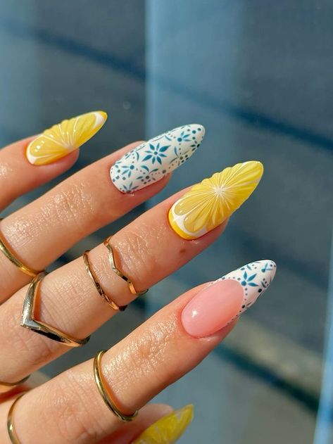 Lemon Nail Art Summer, Summer Ideas For Nails, Lemon On Nails, Lemon Gel Nails, Summer Lemon Nails, Orange And Lemon Nails, Lemon Themed Nails, Almafi Coast Nails, Lemon Inspired Nails