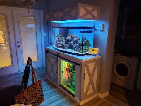 Custom Barn-Style Stand Large Fish Tank, Large Fish Tanks, Fish Tank Stand, Peace River, Tank Stand, House Modern, Reef Aquarium, My Boss, Reef Tank