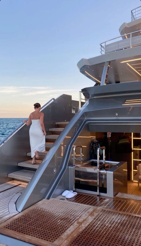 Yacht Aesthetic, Jet Privé, Private Yacht, Yacht Life, Luxury Lifestyle Dreams, Luxe Life, Yacht Design, Future Lifestyle, Rich Life